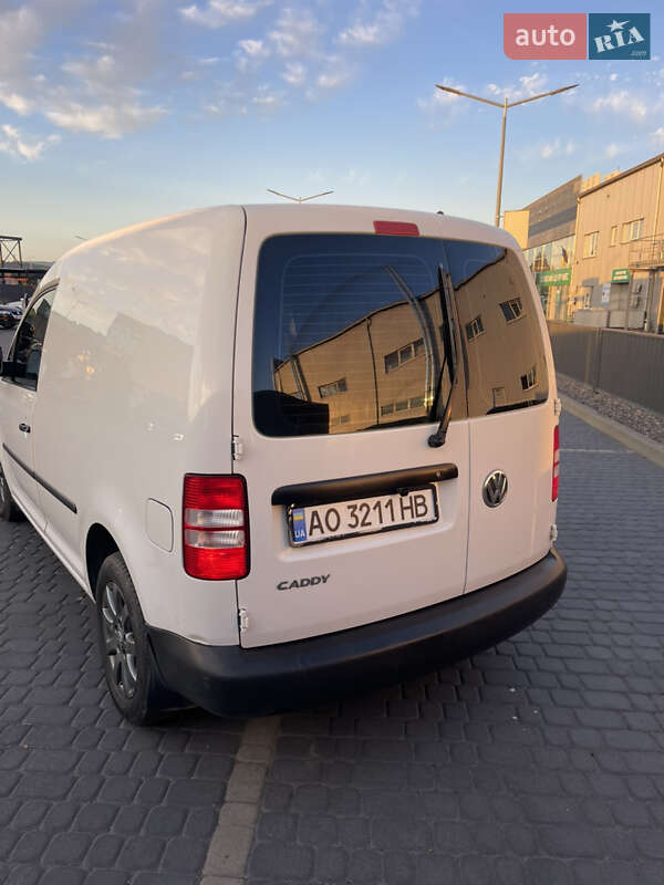 Грузопассажирский фургон Volkswagen Caddy 2011 в Мукачево