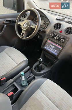 Грузопассажирский фургон Volkswagen Caddy 2011 в 