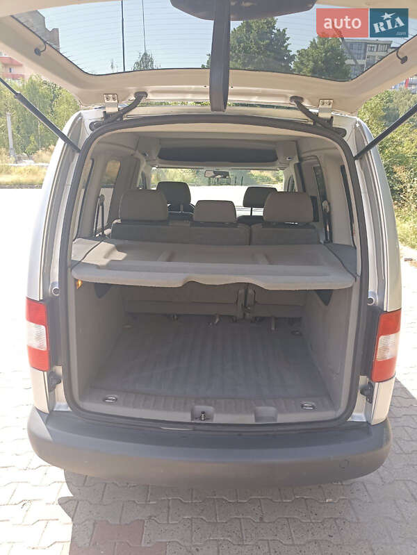 Мінівен Volkswagen Caddy 2010 в Чернівцях