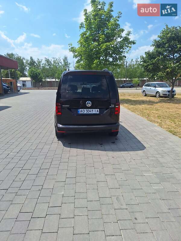 Минивэн Volkswagen Caddy 2015 в Виноградове