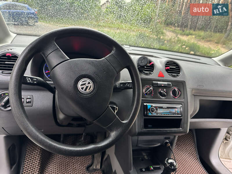 Мінівен Volkswagen Caddy 2010 в Києві