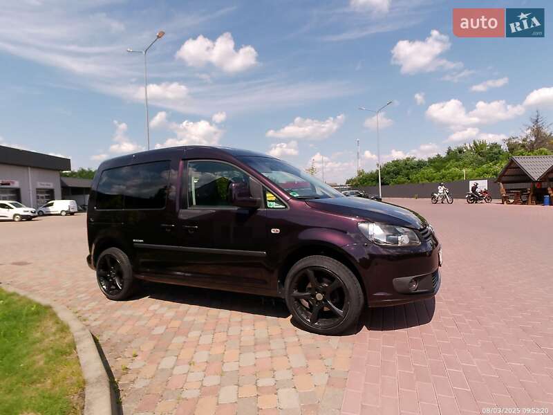Мінівен Volkswagen Caddy 2014 в Сарнах