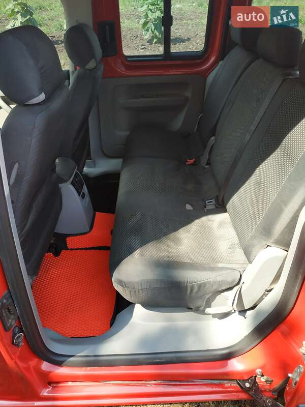 Минивэн Volkswagen Caddy 2009 в Устиновке