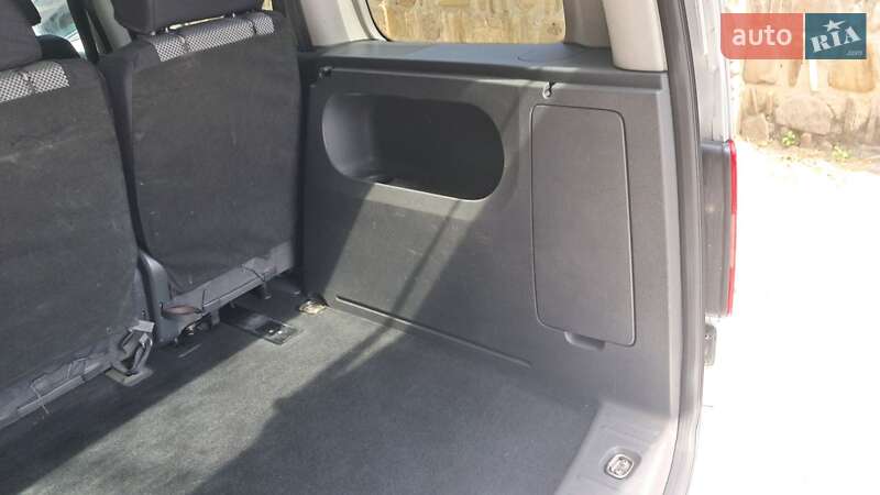Минивэн Volkswagen Caddy 2010 в Черновцах