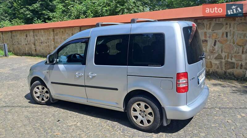 Минивэн Volkswagen Caddy 2010 в Черновцах