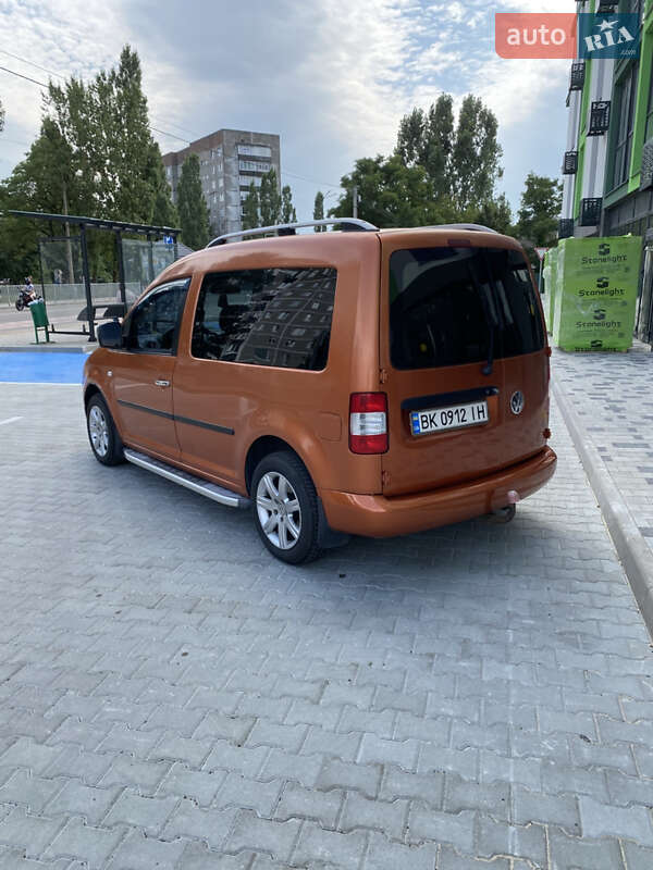 Минивэн Volkswagen Caddy 2008 в Вараше