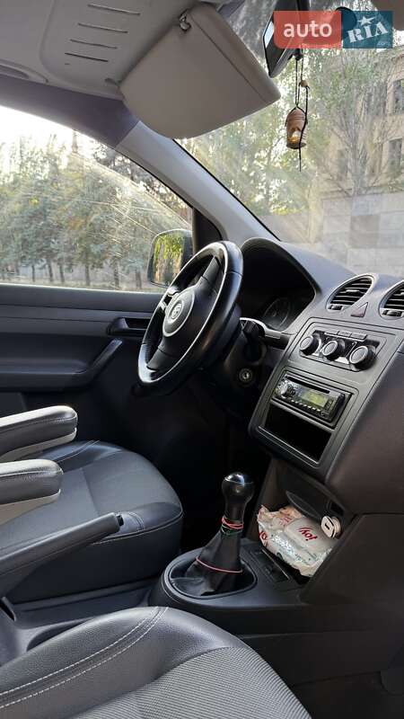 Минивэн Volkswagen Caddy 2011 в Николаеве
