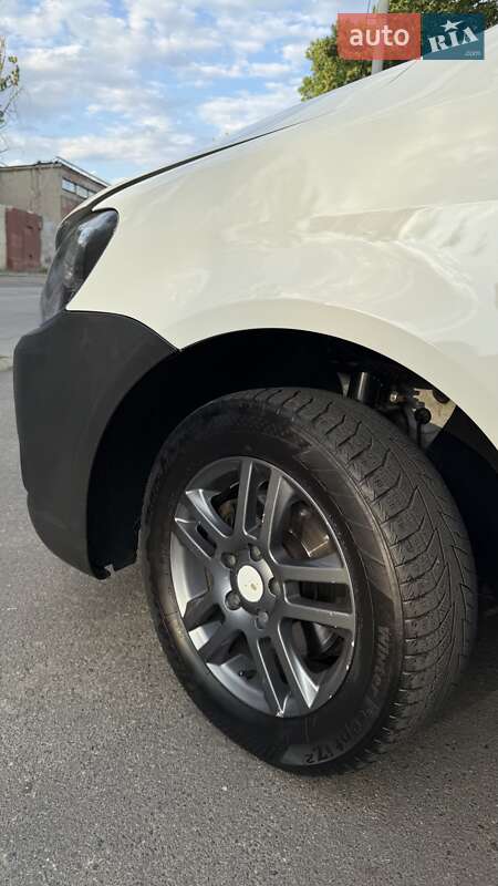 Минивэн Volkswagen Caddy 2011 в Николаеве