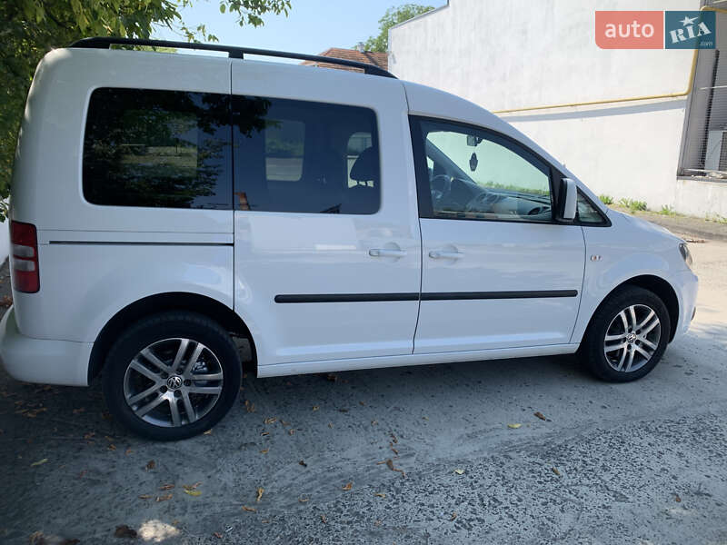 Минивэн Volkswagen Caddy 2014 в Сваляве