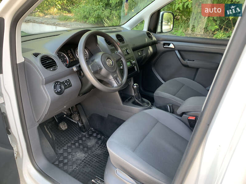 Минивэн Volkswagen Caddy 2014 в Сваляве