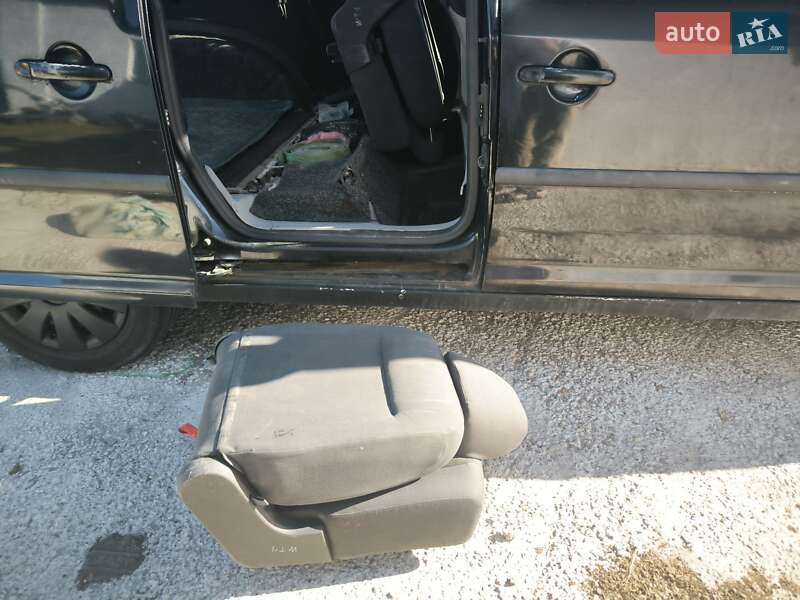 Минивэн Volkswagen Caddy 2006 в Киеве