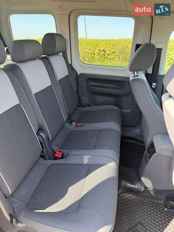 Минивэн Volkswagen Caddy 2010 в Ровно