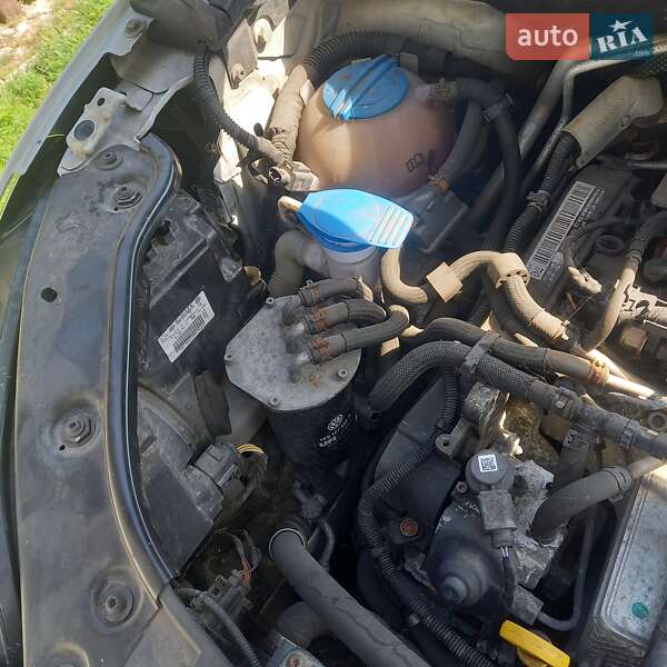 Мінівен Volkswagen Caddy 2015 в Камені-Каширському