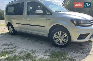 Минивэн Volkswagen Caddy 2015 в Киеве