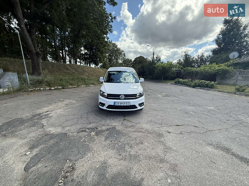 Минивэн Volkswagen Caddy 2016 в Киеве