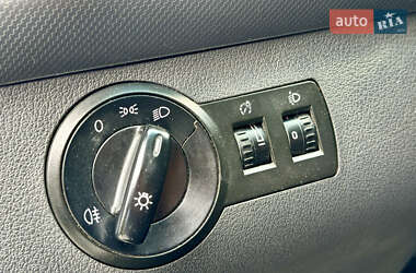 Минивэн Volkswagen Caddy 2008 в 
