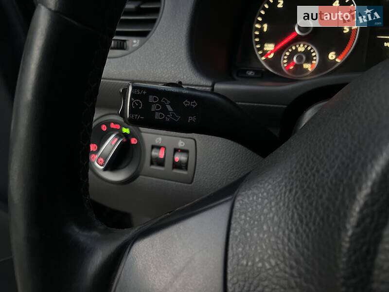 Мінівен Volkswagen Caddy 2010 в Чернівцях