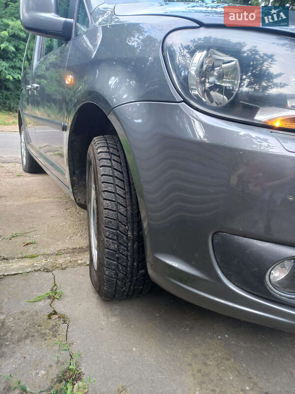 Мінівен Volkswagen Caddy 2010 в Чернівцях