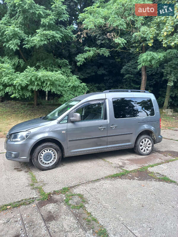 Мінівен Volkswagen Caddy 2010 в Чернівцях