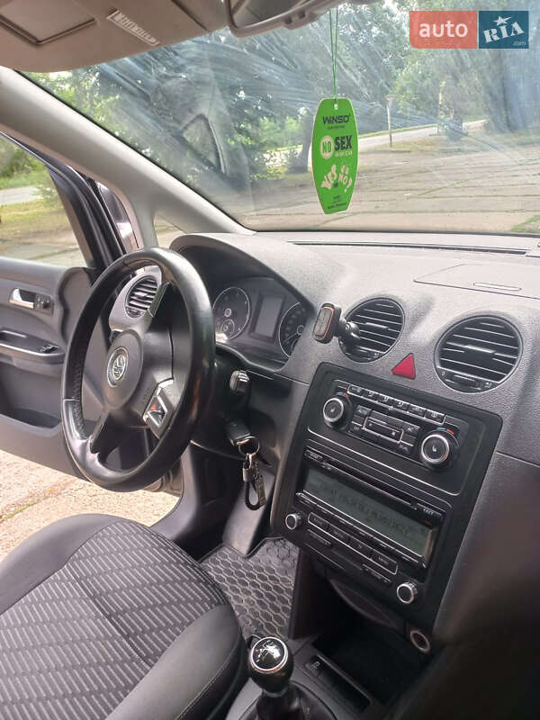 Мінівен Volkswagen Caddy 2010 в Чернівцях