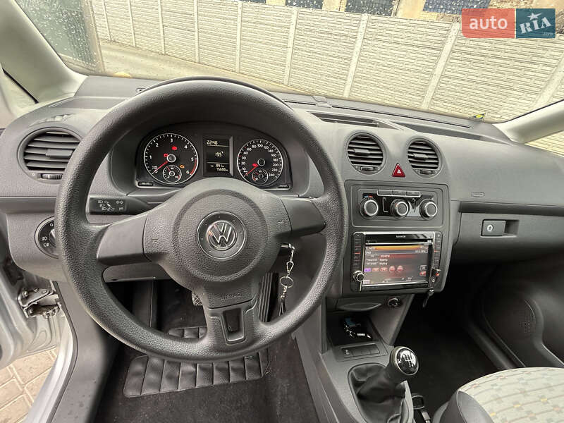 Грузовой фургон Volkswagen Caddy 2013 в Одессе