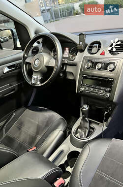 Минивэн Volkswagen Caddy 2015 в 