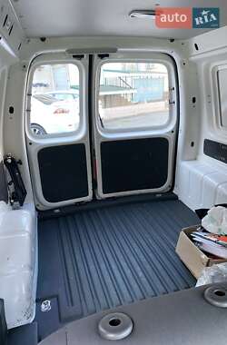 Грузовой фургон Volkswagen Caddy 2015 в 