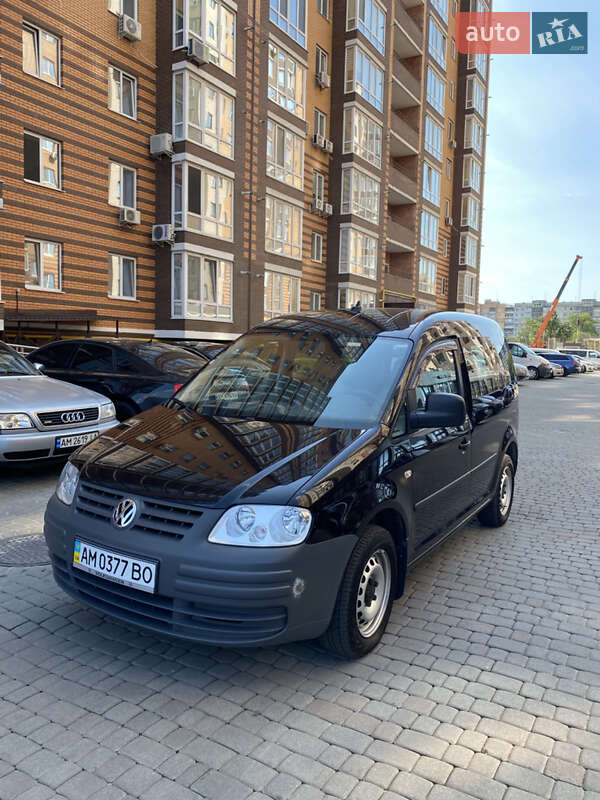 Минивэн Volkswagen Caddy 2010 в Житомире