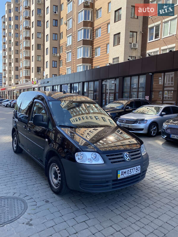 Минивэн Volkswagen Caddy 2010 в Житомире