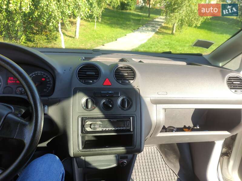 Минивэн Volkswagen Caddy 2009 в Ровно