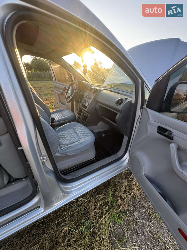 Мінівен Volkswagen Caddy 2010 в Сумах фото 12 Мінівен Volkswagen Caddy 2010 в Сумах