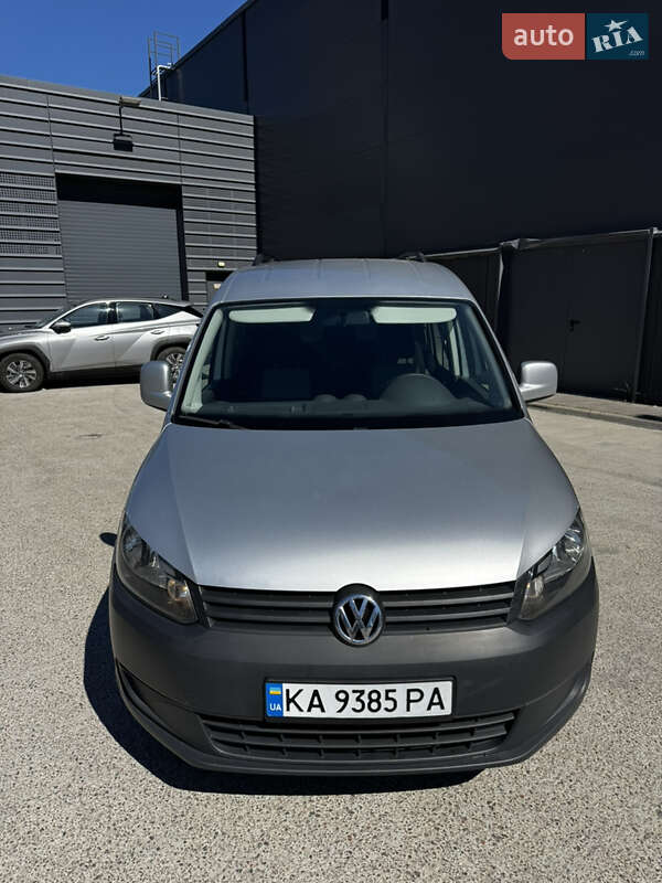 Минивэн Volkswagen Caddy 2013 в 