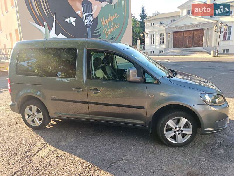 Минивэн Volkswagen Caddy 2015 в Харькове