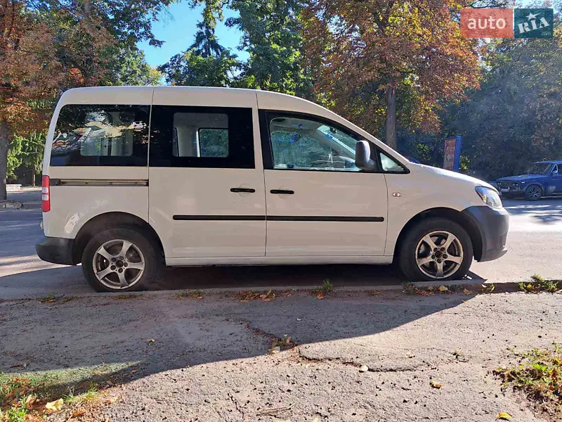 Volkswagen Caddy 2011