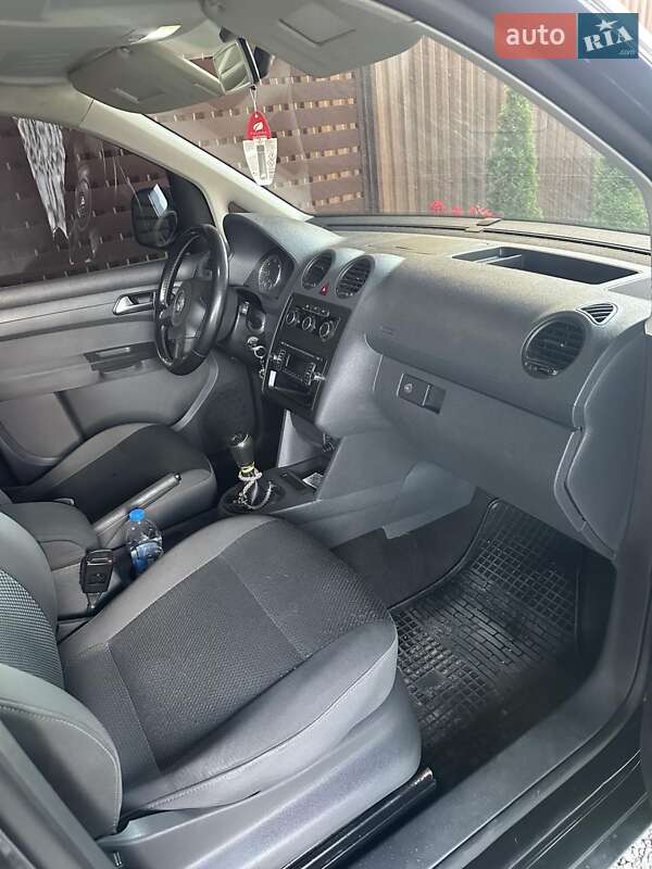 Минивэн Volkswagen Caddy 2013 в Виноградове