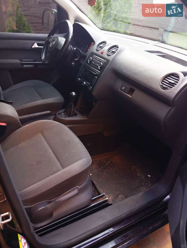 Минивэн Volkswagen Caddy 2011 в Чернигове