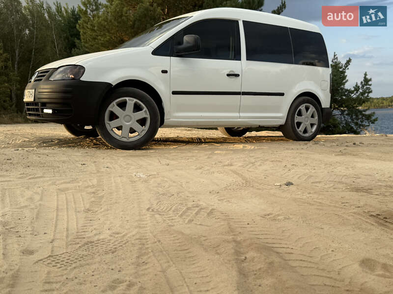 Минивэн Volkswagen Caddy 2007 в Коростене