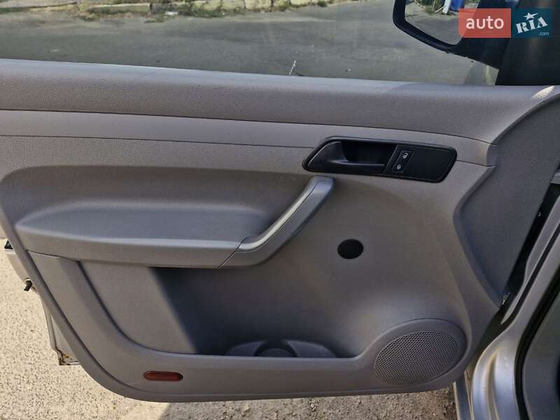 Минивэн Volkswagen Caddy 2008 в Николаеве