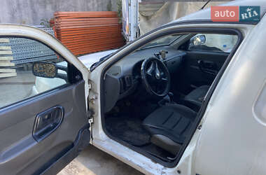 Грузовой фургон Volkswagen Caddy 2002 в 