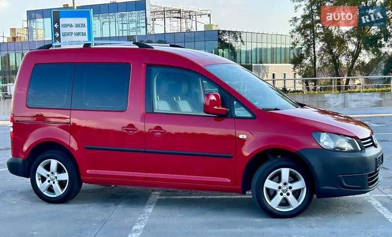 Мінівен Volkswagen Caddy 2014 в Києві