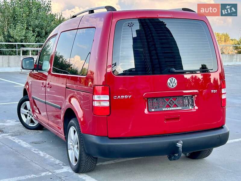 Мінівен Volkswagen Caddy 2014 в Києві