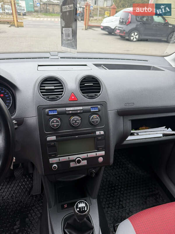 Минивэн Volkswagen Caddy 2009 в Владимире