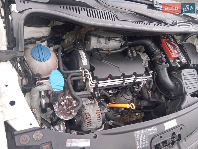 Минивэн Volkswagen Caddy 2006 в Звягеле