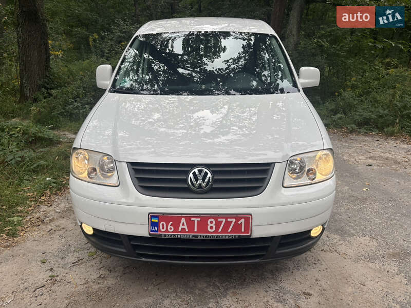 Минивэн Volkswagen Caddy 2010 в 