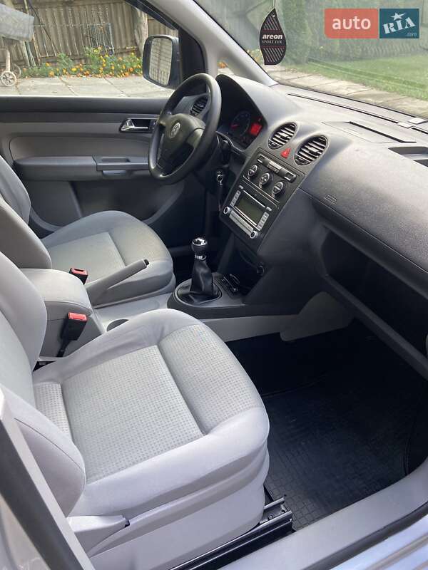 Минивэн Volkswagen Caddy 2008 в Киеве