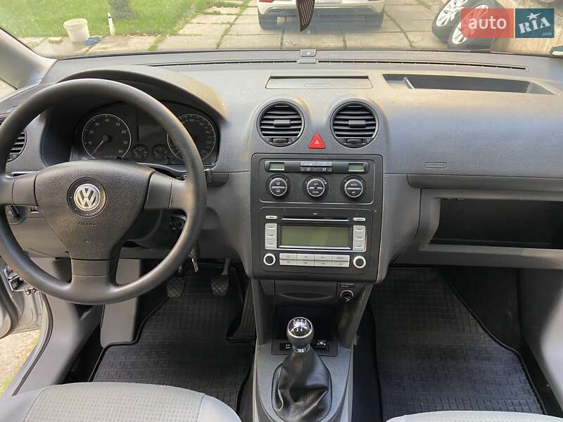 Минивэн Volkswagen Caddy 2008 в Киеве