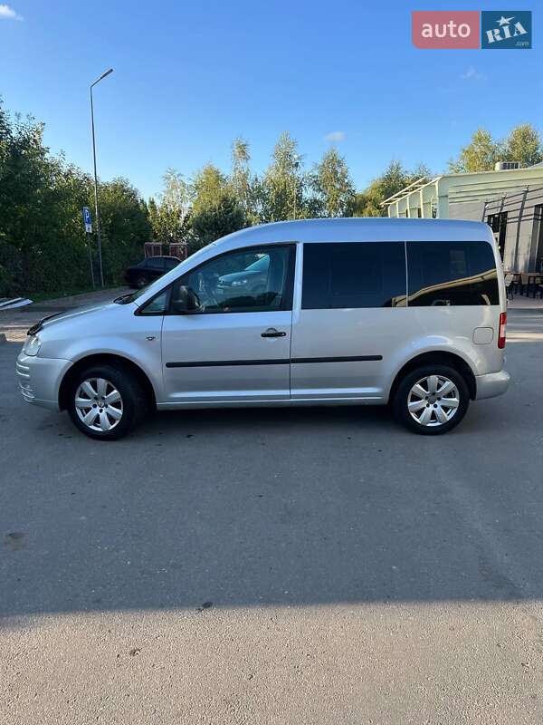 Минивэн Volkswagen Caddy 2010 в Волочиске