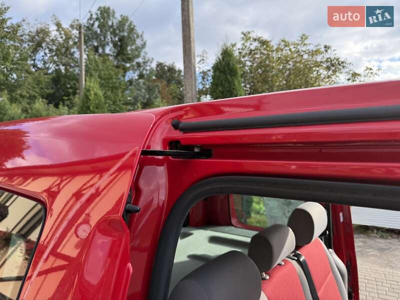 Мінівен Volkswagen Caddy 2009 в Хмельницькому