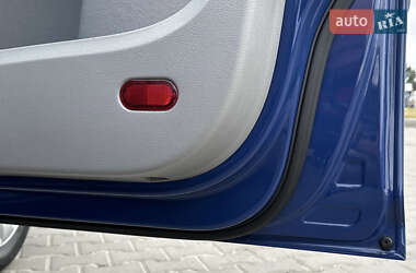 Минивэн Volkswagen Caddy 2009 в 