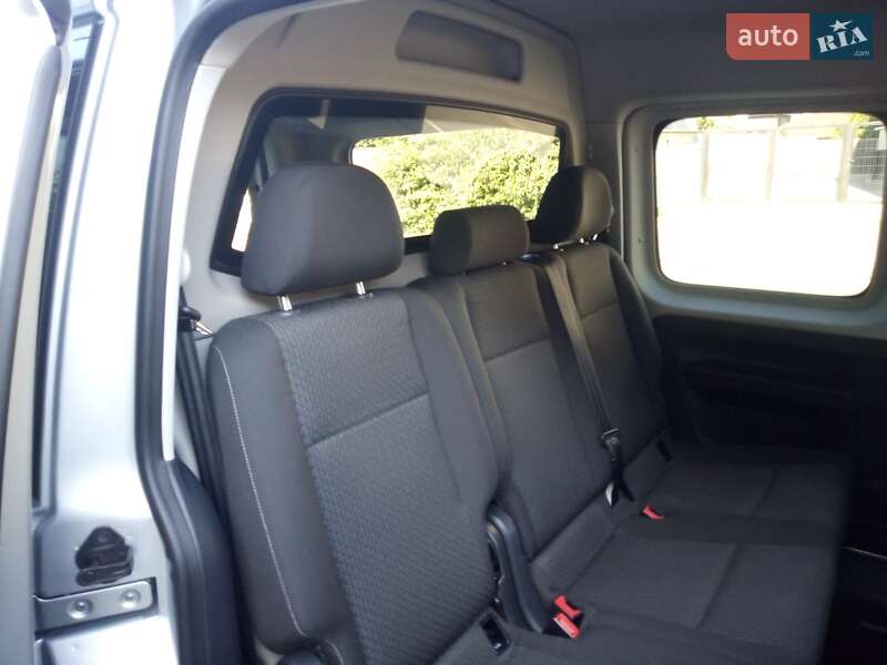 Минивэн Volkswagen Caddy 2015 в Киеве